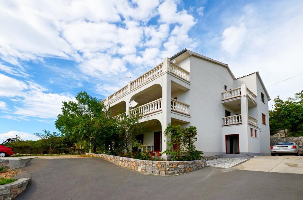 Apartments Sanja Sibinj Krmpotski Exterior photo